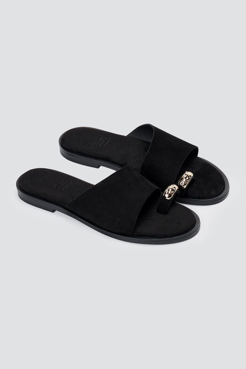 Estil - Toe Ring Sandals - Black Suede