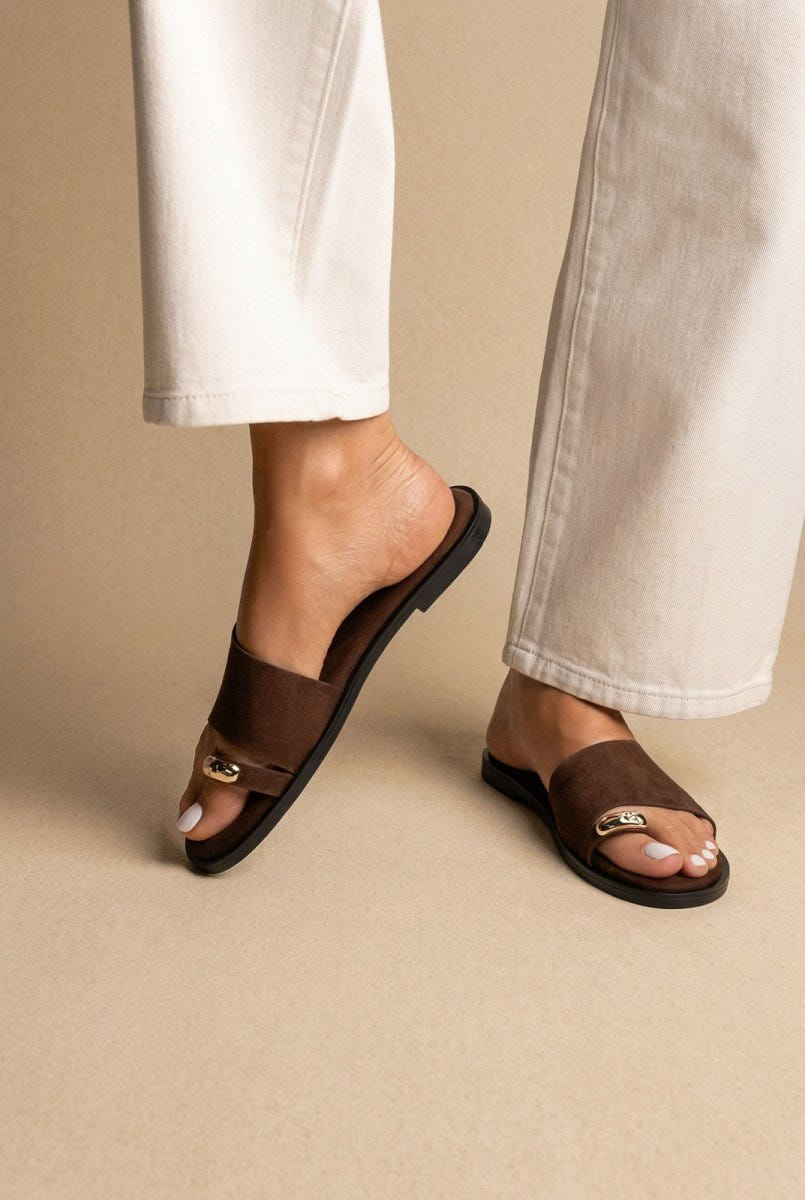 Estil - Toe Ring Sandals - Brown Suede