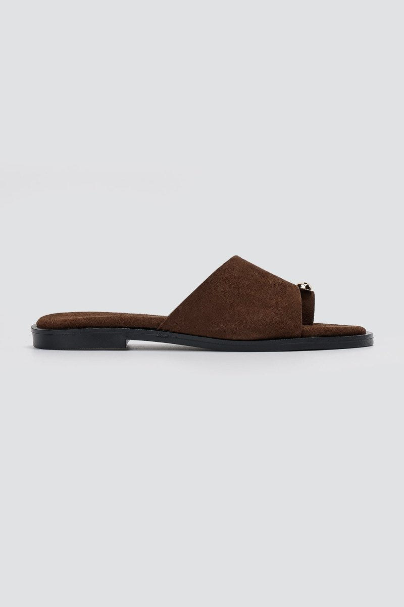Estil - Toe Ring Sandals - Brown Suede