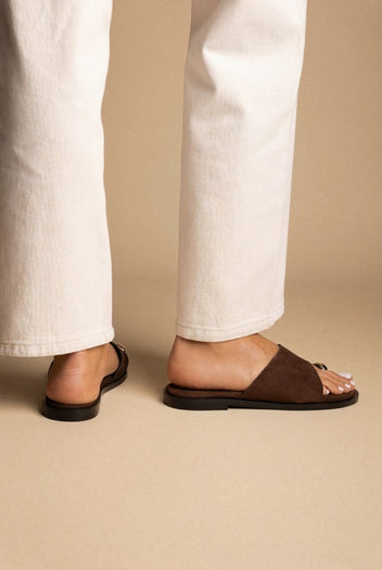 Estil - Toe Ring Sandals - Brown Suede