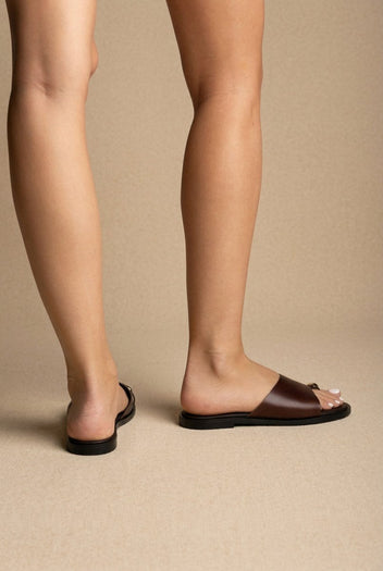 Estil - Toe Ring Sandals - Dark Brown Matte