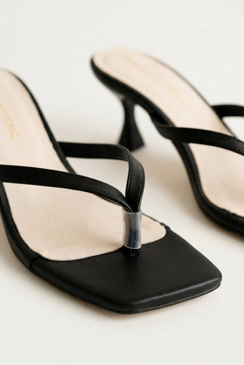TFP - Toe Ring Sandals Kitten Heel - Black Matte