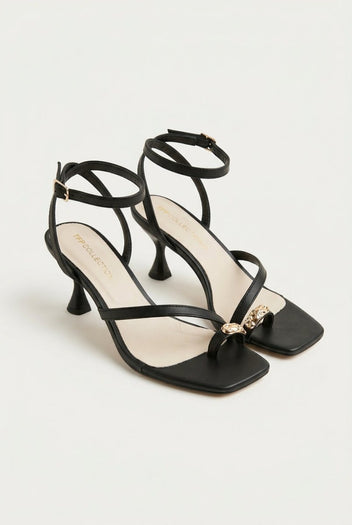 TFP - Toe Ring Sandals Kitten Heel - Black Matte