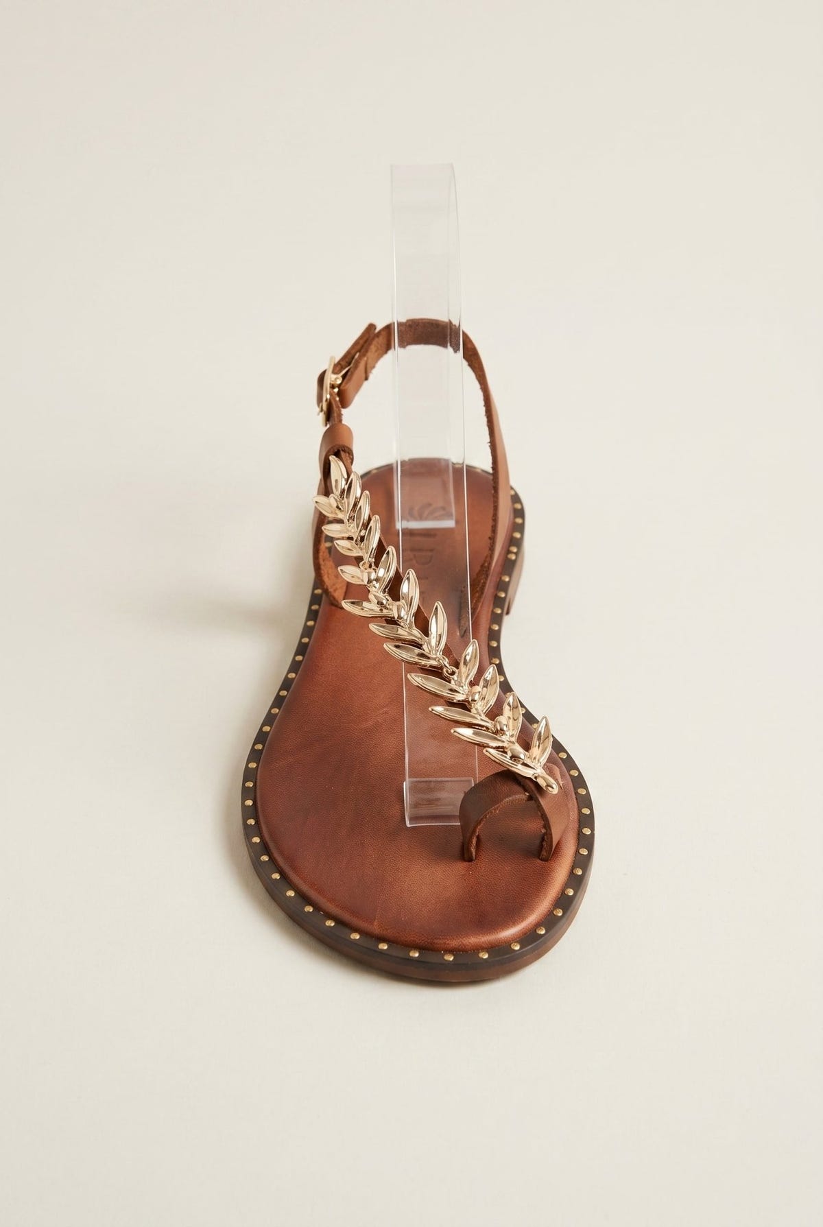 IRIS - Toe Ring Sandals Leaf Detail - Tan Matte