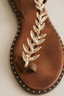 IRIS - Toe Ring Sandals Leaf Detail - Tan Matte