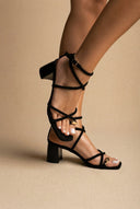 ERYNN - Toe Ring Sandals Low Block Heel - Black Suede