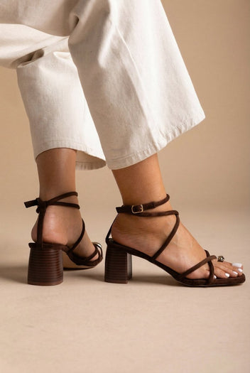 ERYNN - Toe Ring Sandals Low Block Heel - Brown Suede