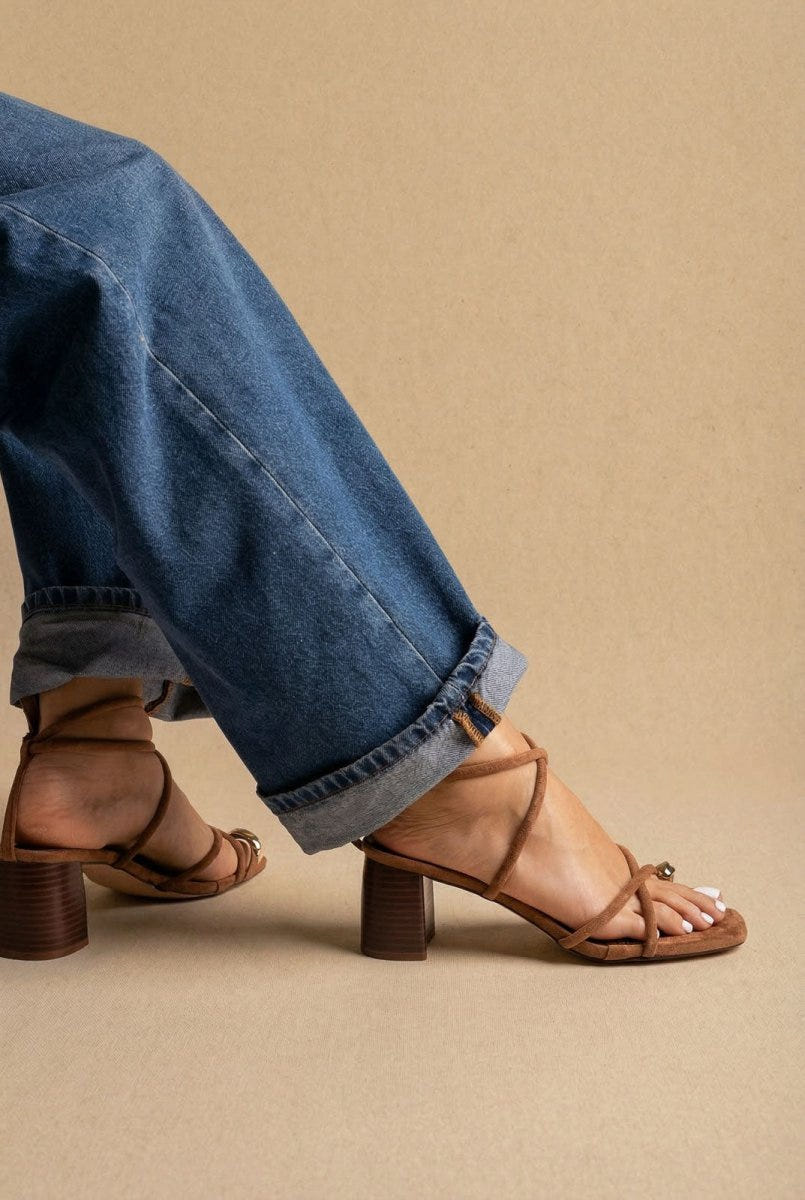 ERYNN - Toe Ring Sandals Low Block Heel - Tan Suede