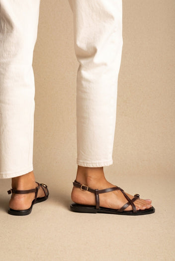 ERYNN - Toe Ring Sandals Metal Detail - Dark Brown Matte
