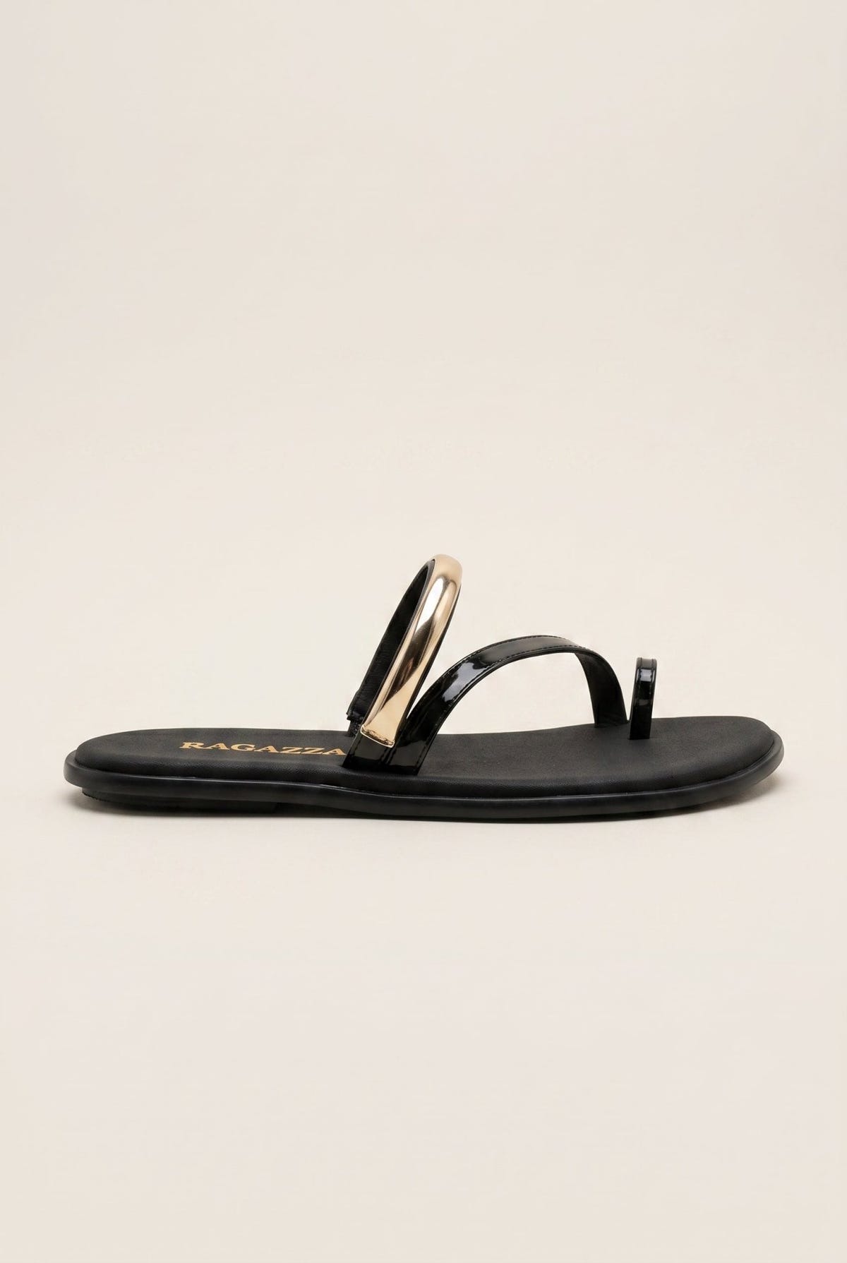 RAGAZZA - Toe Ring Sandals Patent - Black Patent