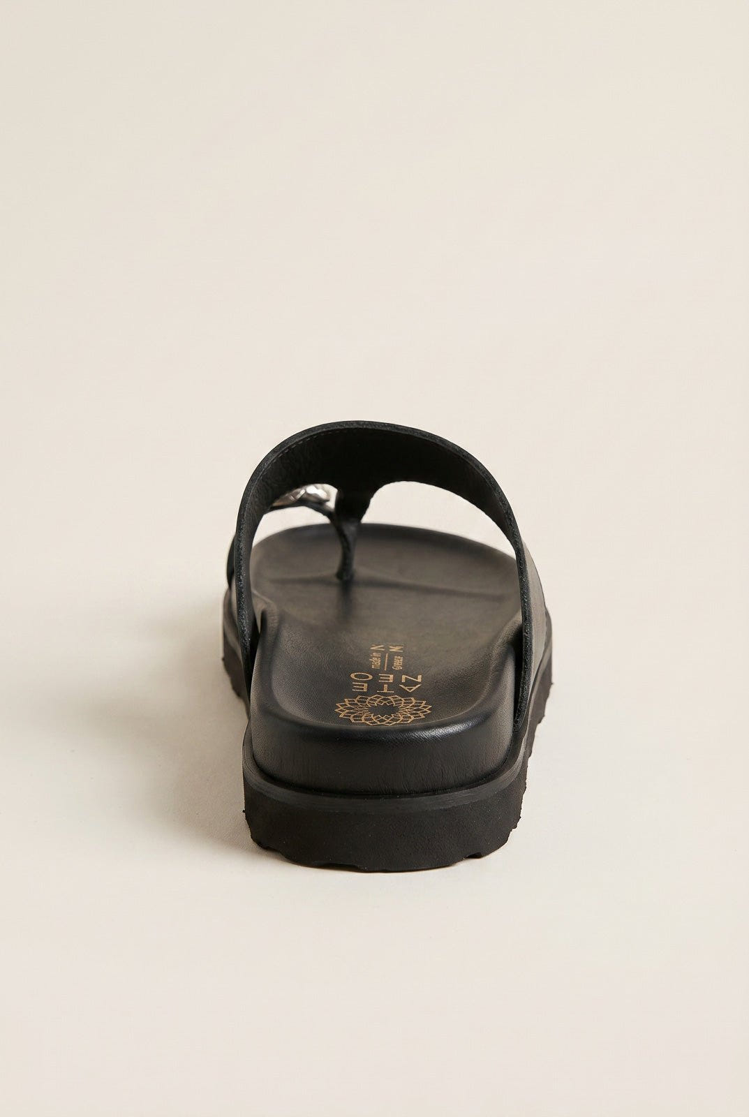 ATENEO - Toe Ring Sandals T - Strap - Black Matte