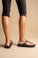ATENEO - Toe Ring Sandals T - Strap - Black Matte