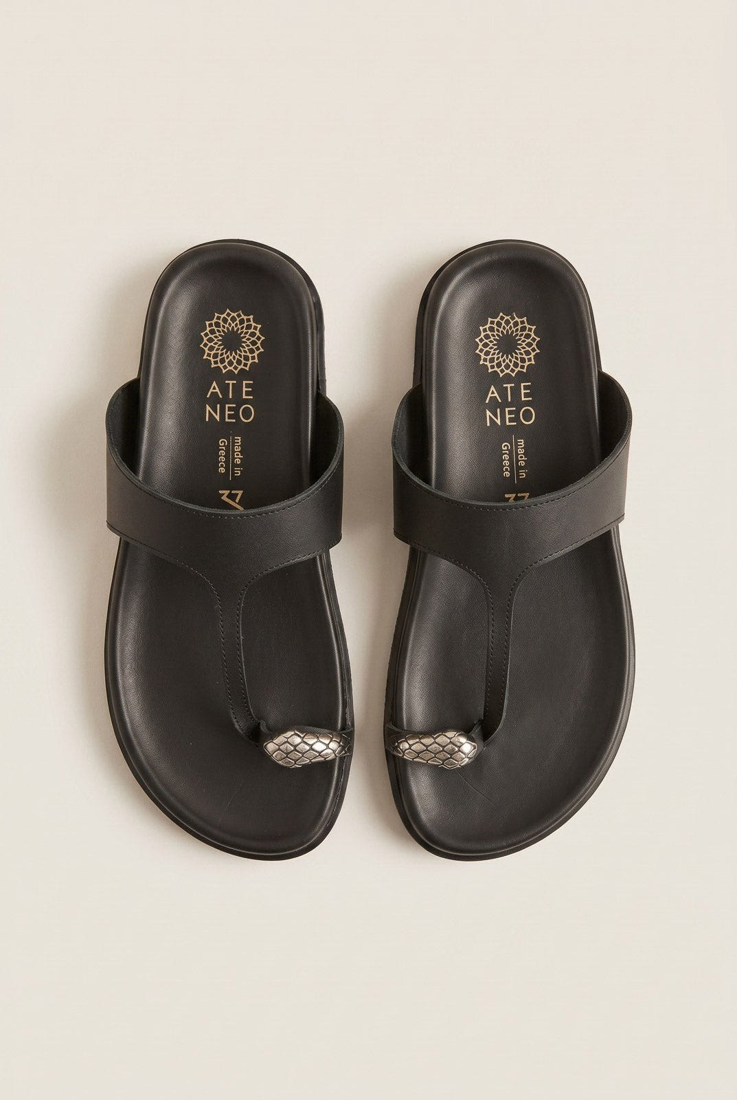 ATENEO - Toe Ring Sandals T - Strap - Black Matte