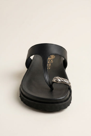 ATENEO - Toe Ring Sandals T - Strap - Black Matte