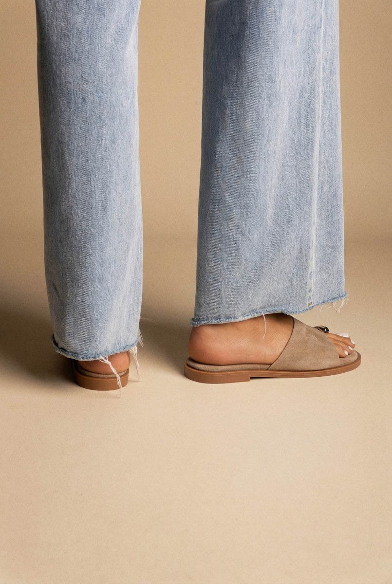 Estil - Toe Ring Sandals - Taupe Suede