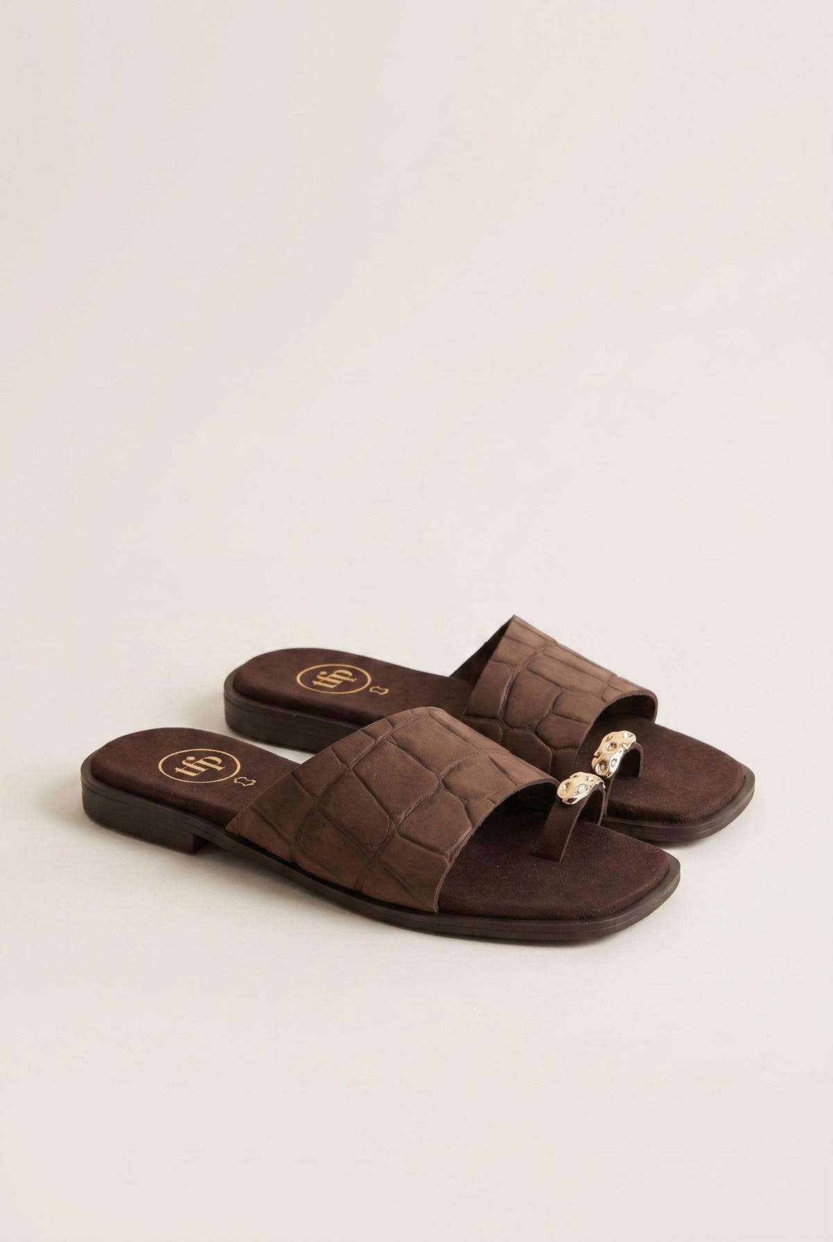 TFP - Toe Ring Sandals Wide Strap - Brown Croc
