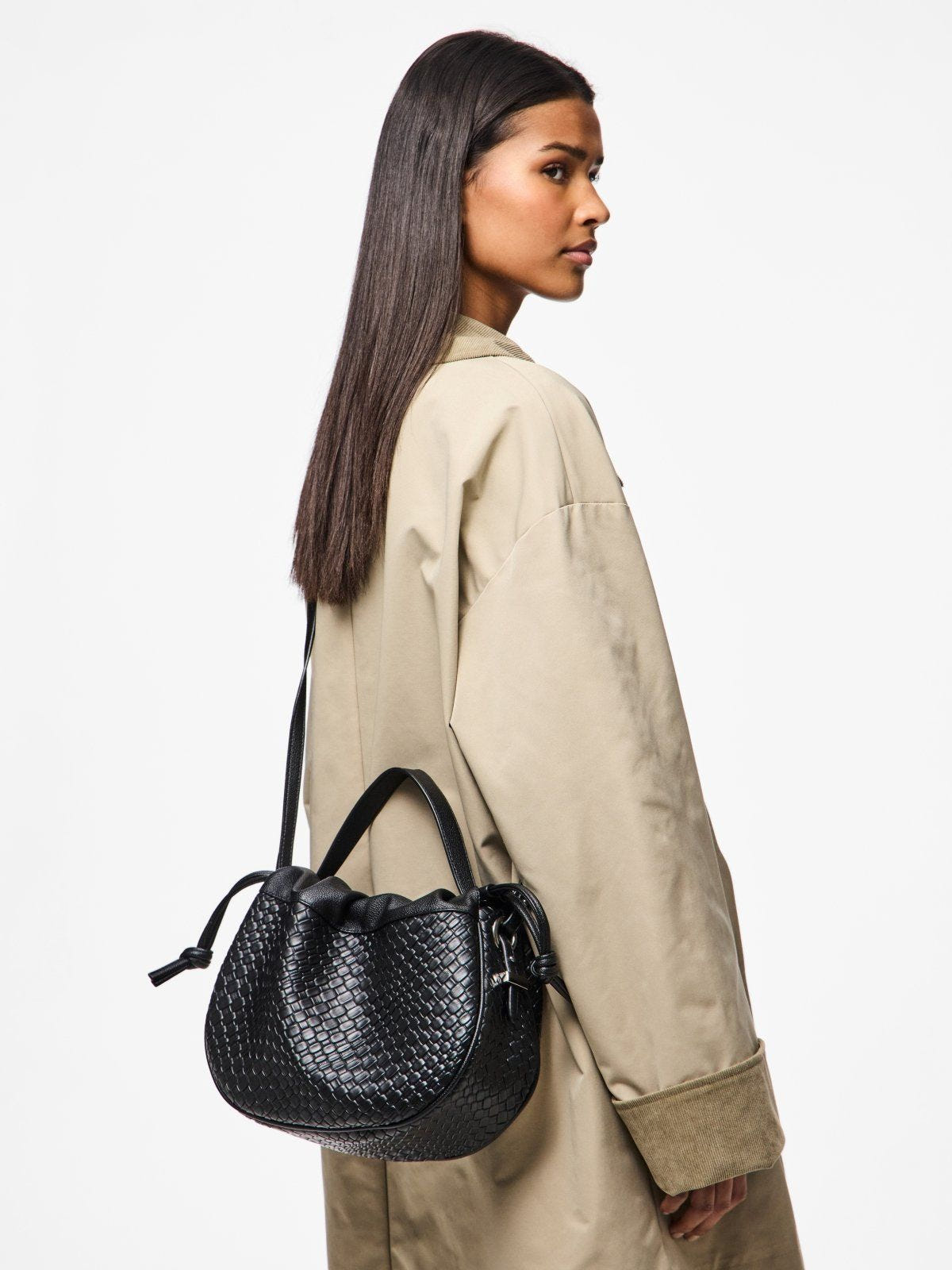 Τσάντα ballon με pattern PIECES 17160038 - Μαύρο - thefashionproject.gr - PIECES