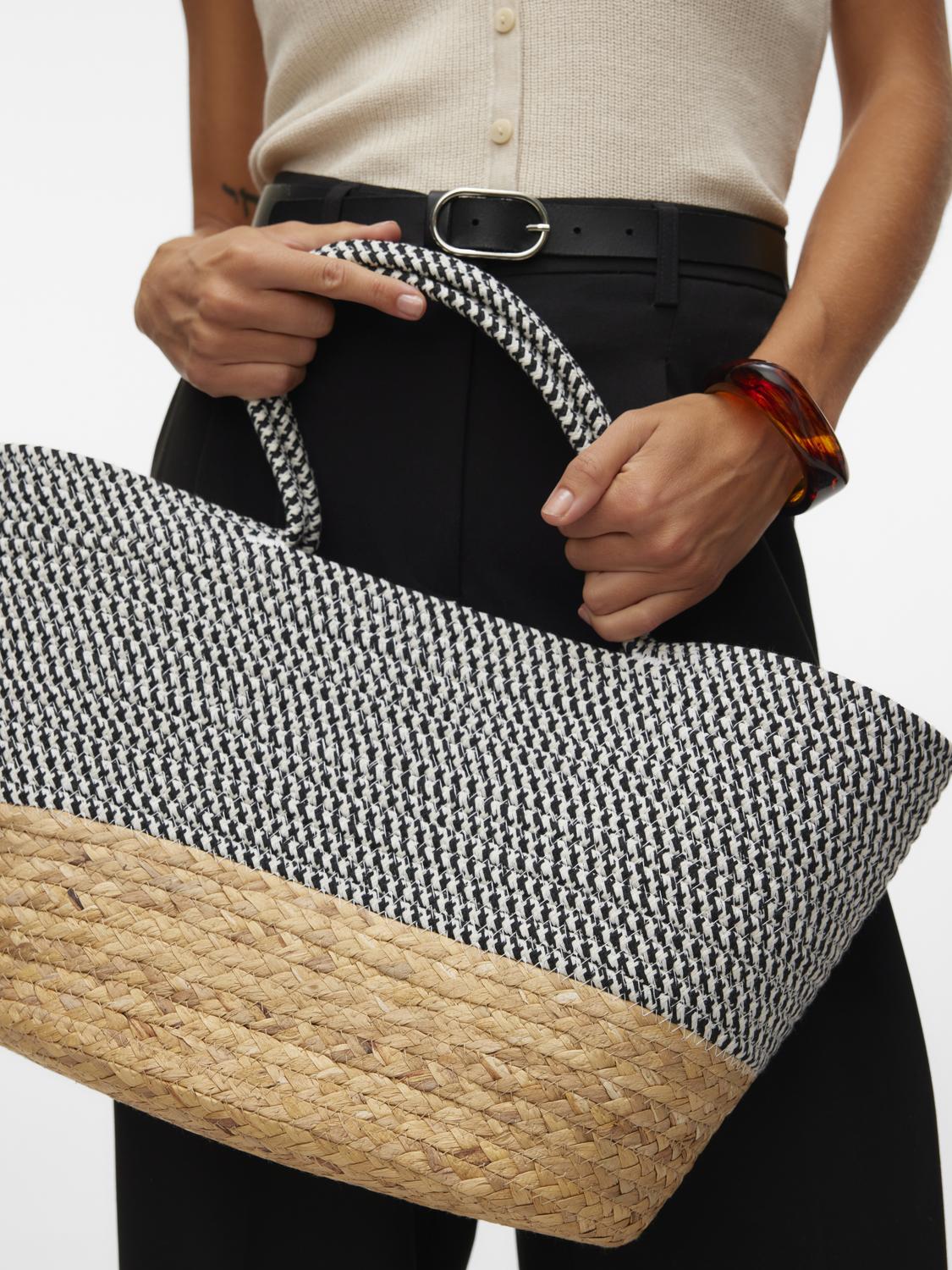 Τσάντα ψάθινη με σχοινί Vero Moda 10263020 - Λευκό/Μαύρο - thefashionproject.gr - VERO MODA