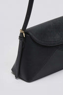 Τσάντα ώμου με καπάκι ONLY 10329332 - Μαύρο - thefashionproject.gr - ONLY