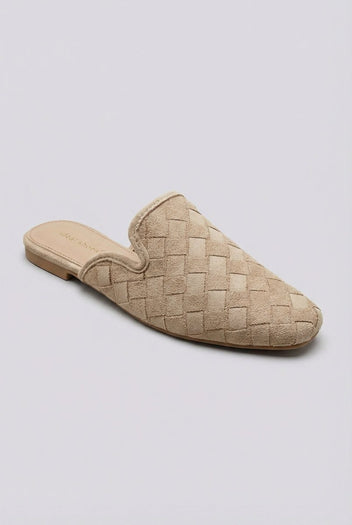 Ideal shoes - Woven Pointed Flat Mules - Taupe Suede