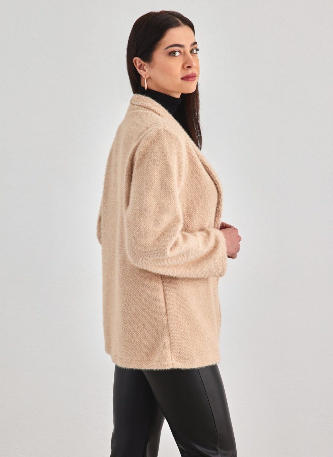 Ζακέτα σενίλ με εφέ τσέπες - Μπεζ - thefashionproject.gr - FN - FASHION