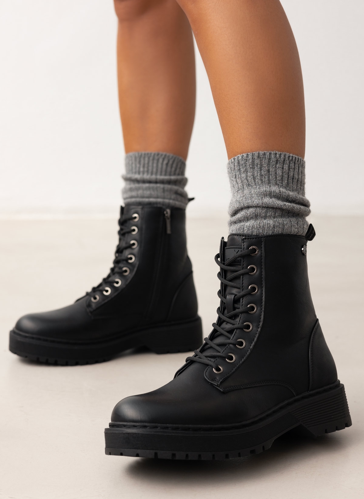 Xti Footwear Αρβυλάκια με κορδόνια Xti 143094 - Μαύρο
