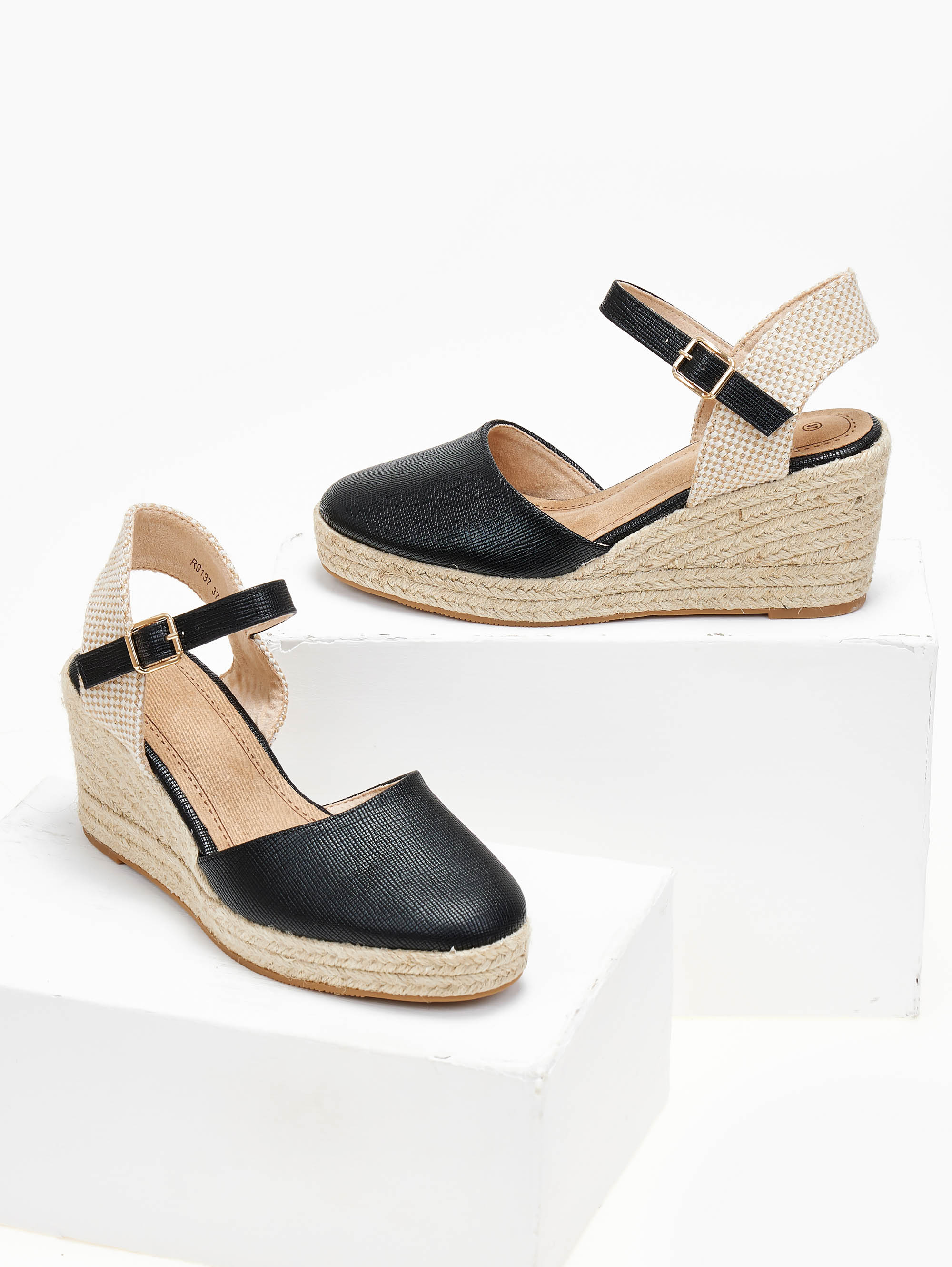 Εσπαντρίγιες platforms με ανάγλυφο pattern - Μαύρο φωτογραφία