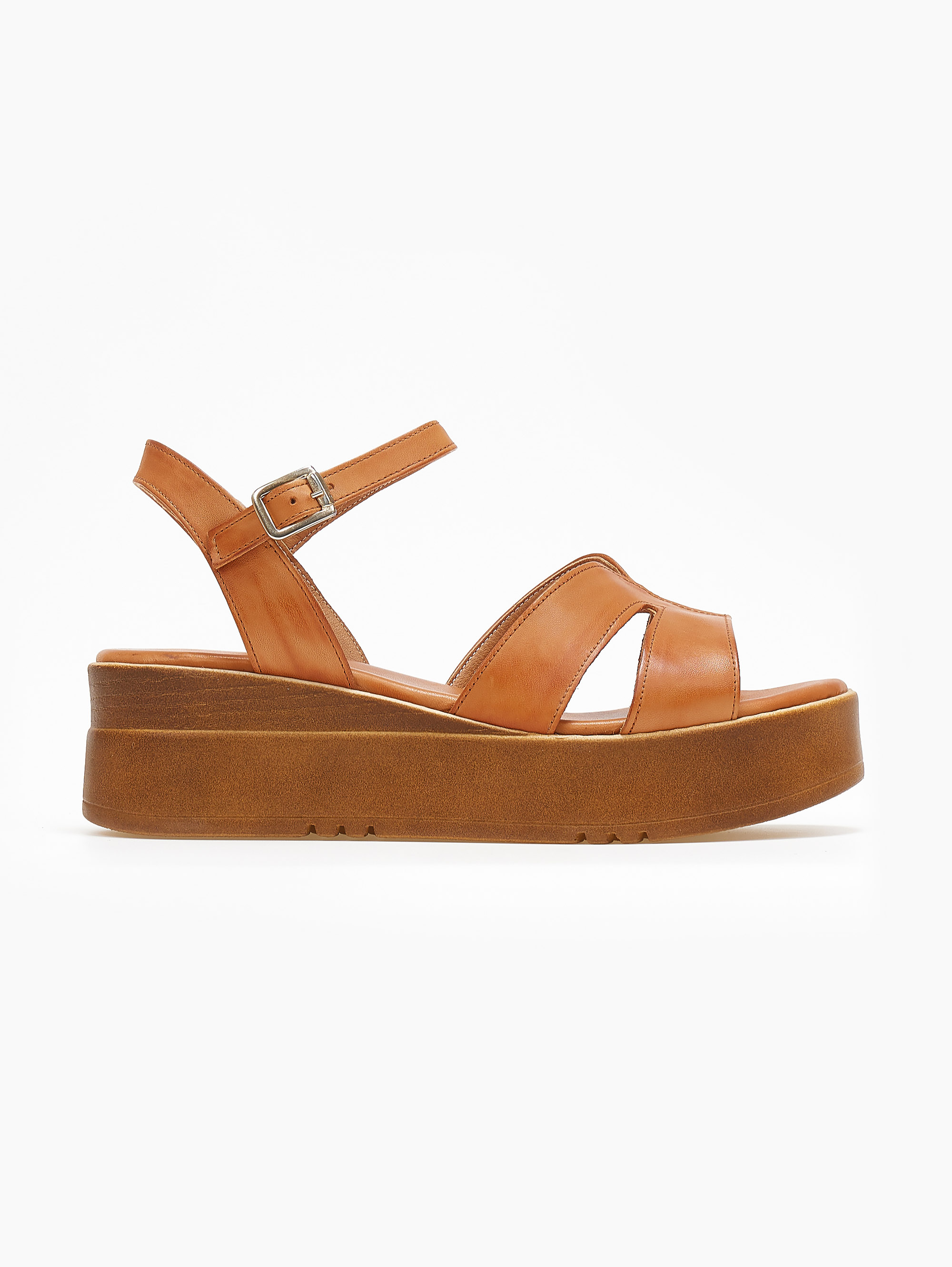 Flatforms δερμάτινα με ανοίγματα στη φάσα tfp – Ταμπά
