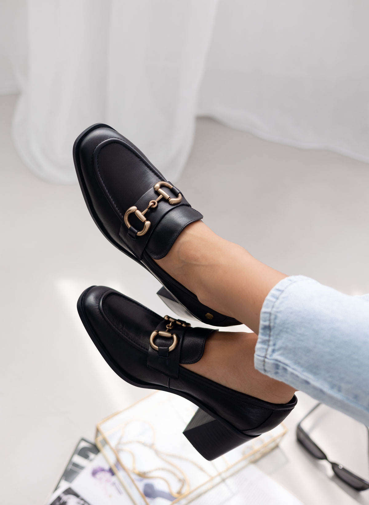 Loafers δερμάτινα με τακούνι Carmela 161127 - Μαύρο φωτογραφία