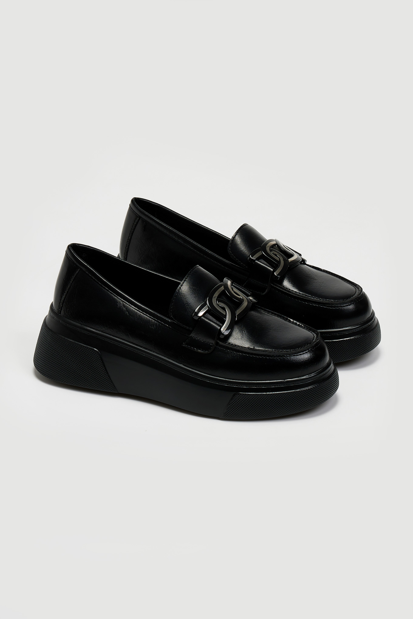 Loafers flatforms με αγκράφα - Μαύρο φωτογραφία