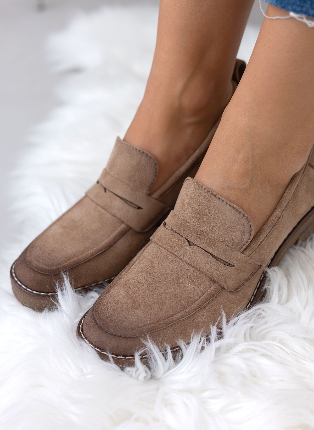 Loafers suede με τακούνι Refresh 170994 - Τάουπε φωτογραφία