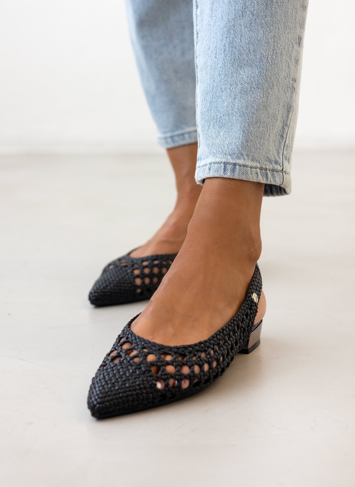 Xti Footwear Μπαλαρίνες μυτερές με πλεκτό σχέδιο Xti 142368 - Μαύρο