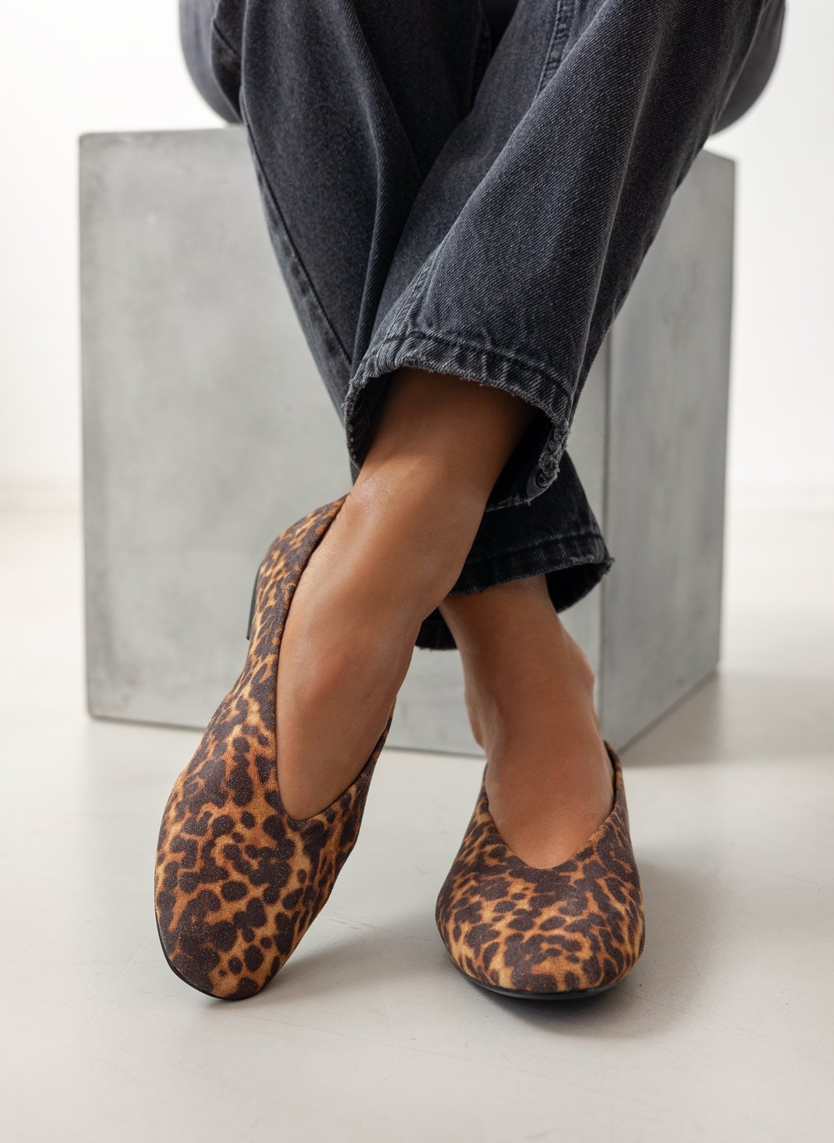CORINA Μπαλαρίνες suede με print CORINA - Leopard