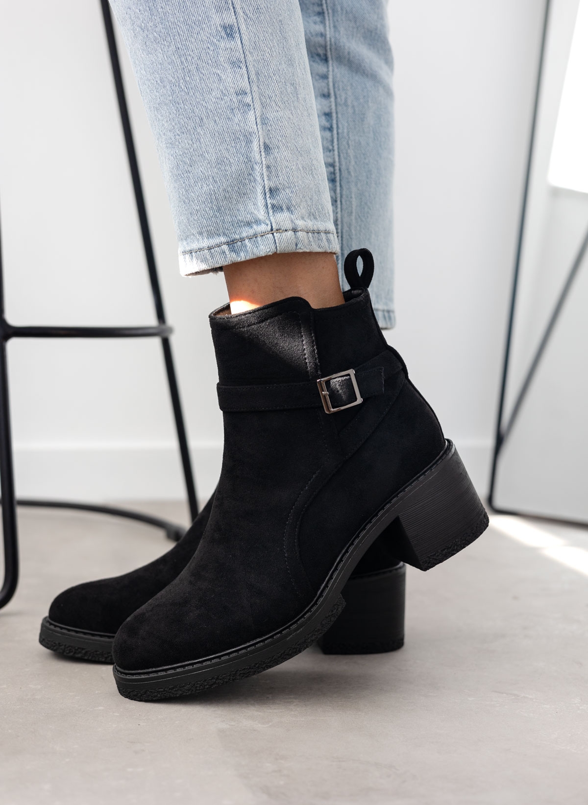 PLATO Μποτάκια casual suede με ζωνάκι - Μαύρο