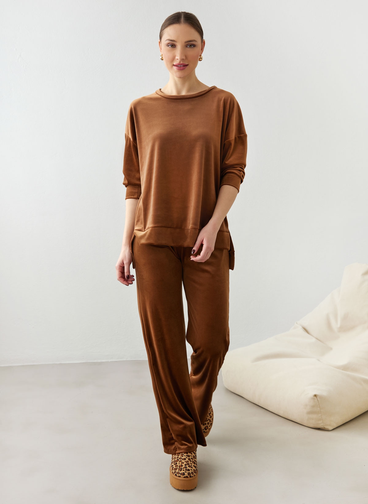 New Collection Σετ φόρμες βελουτέ με ανοίγματα στη μπλούζα - Καφέ