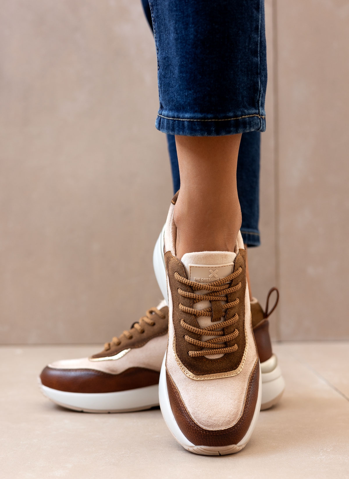 Sneakers chunky με κορδόνια Xti 143195 - Κάμελ φωτογραφία