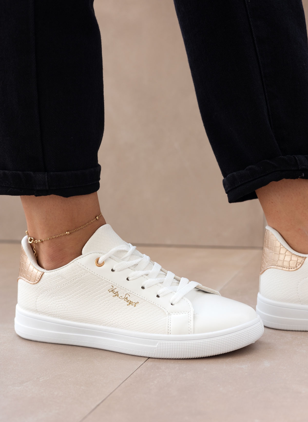 Sneakers flat με ανάγλυφο pattern – Λευκό/Χαλκό
