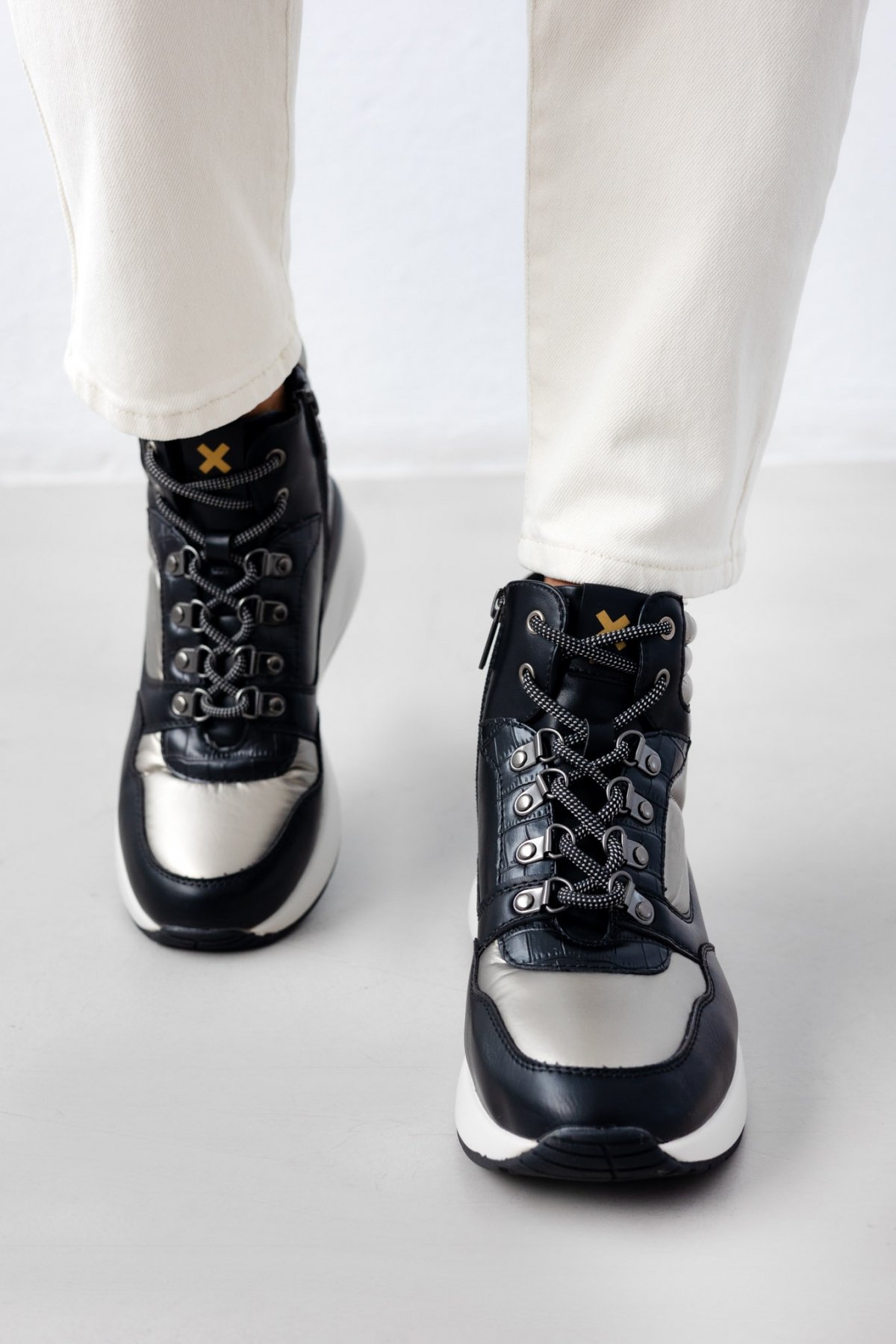Xti Footwear Sneakers μποτάκια Xti 142922 - Μαύρο