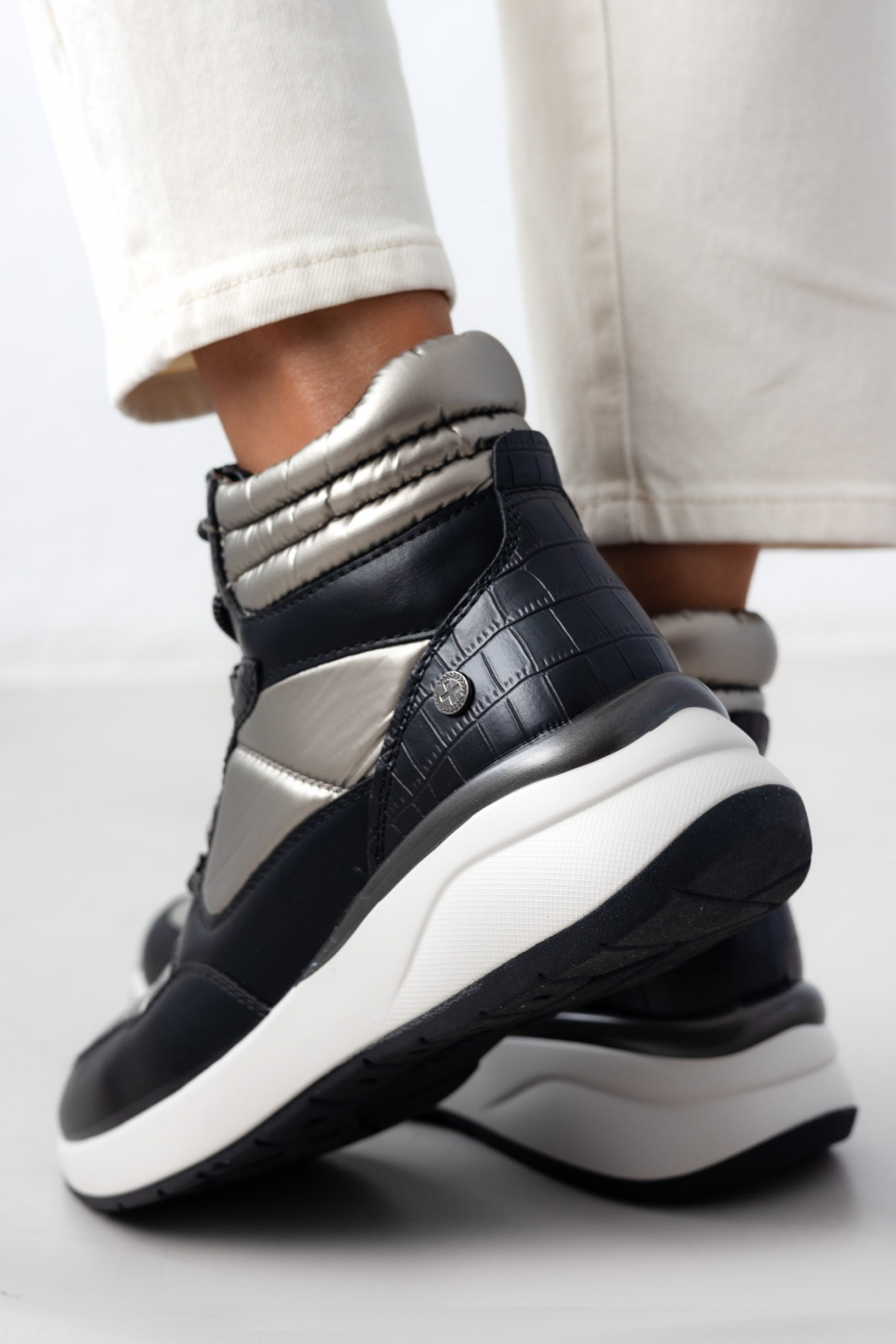 Sneakers μποτάκια Xti 142922 - Μαύρο φωτογραφία