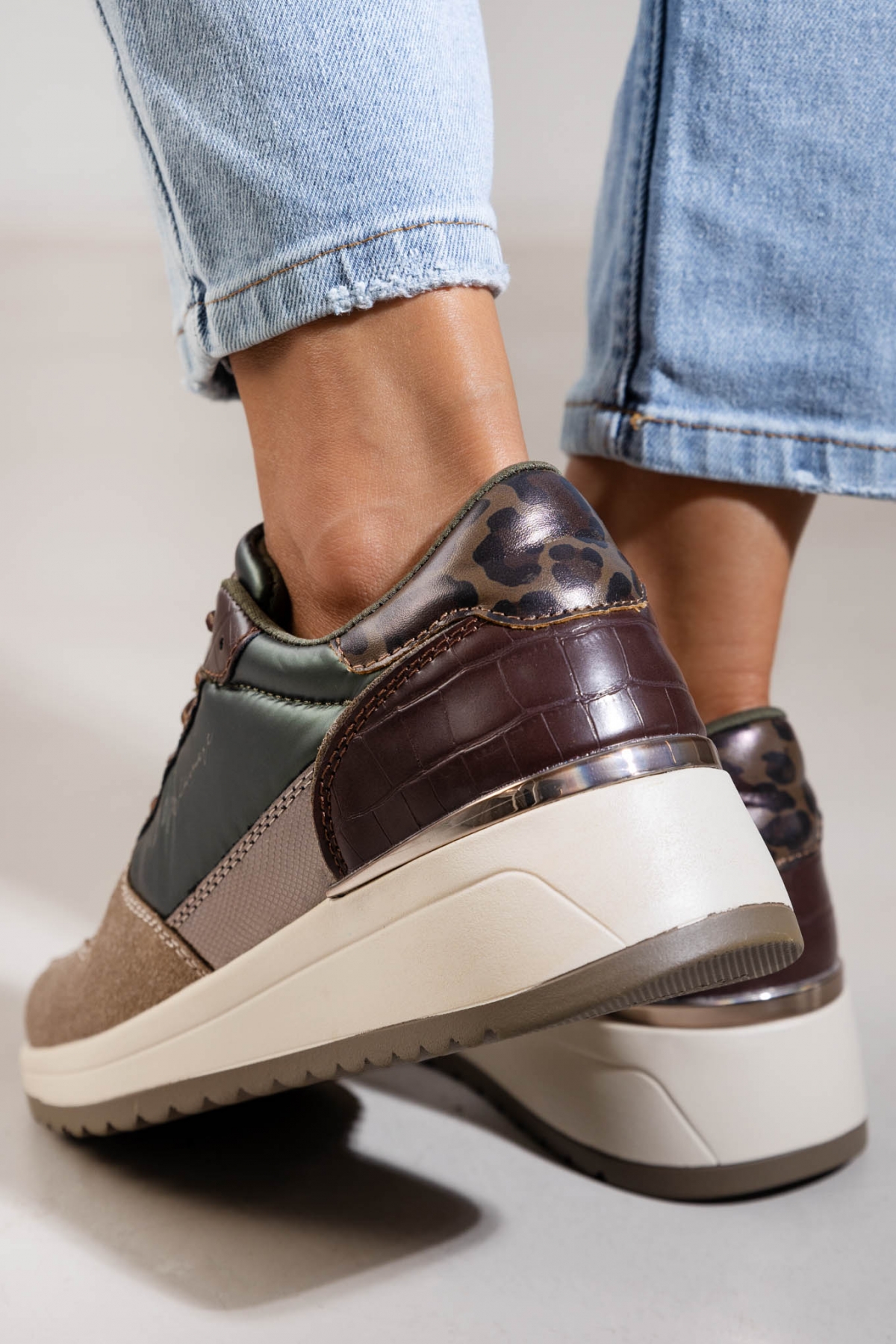 Sneakers σε συνδυασμό υλικών Mariamare 63421 - Λαδί φωτογραφία