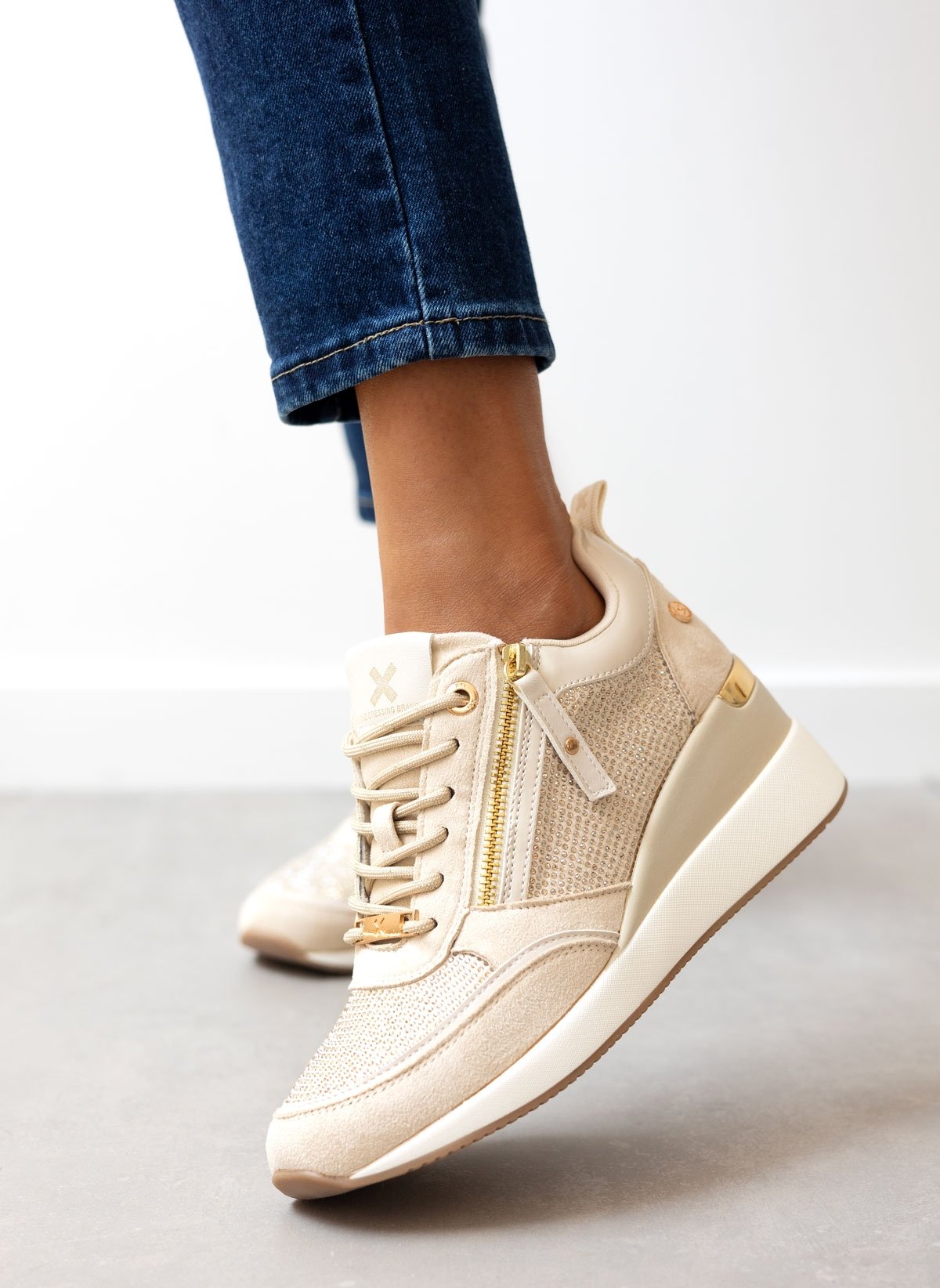 Xti Footwear Sneakers wedges με στρας Xti 142957 - Μπεζ