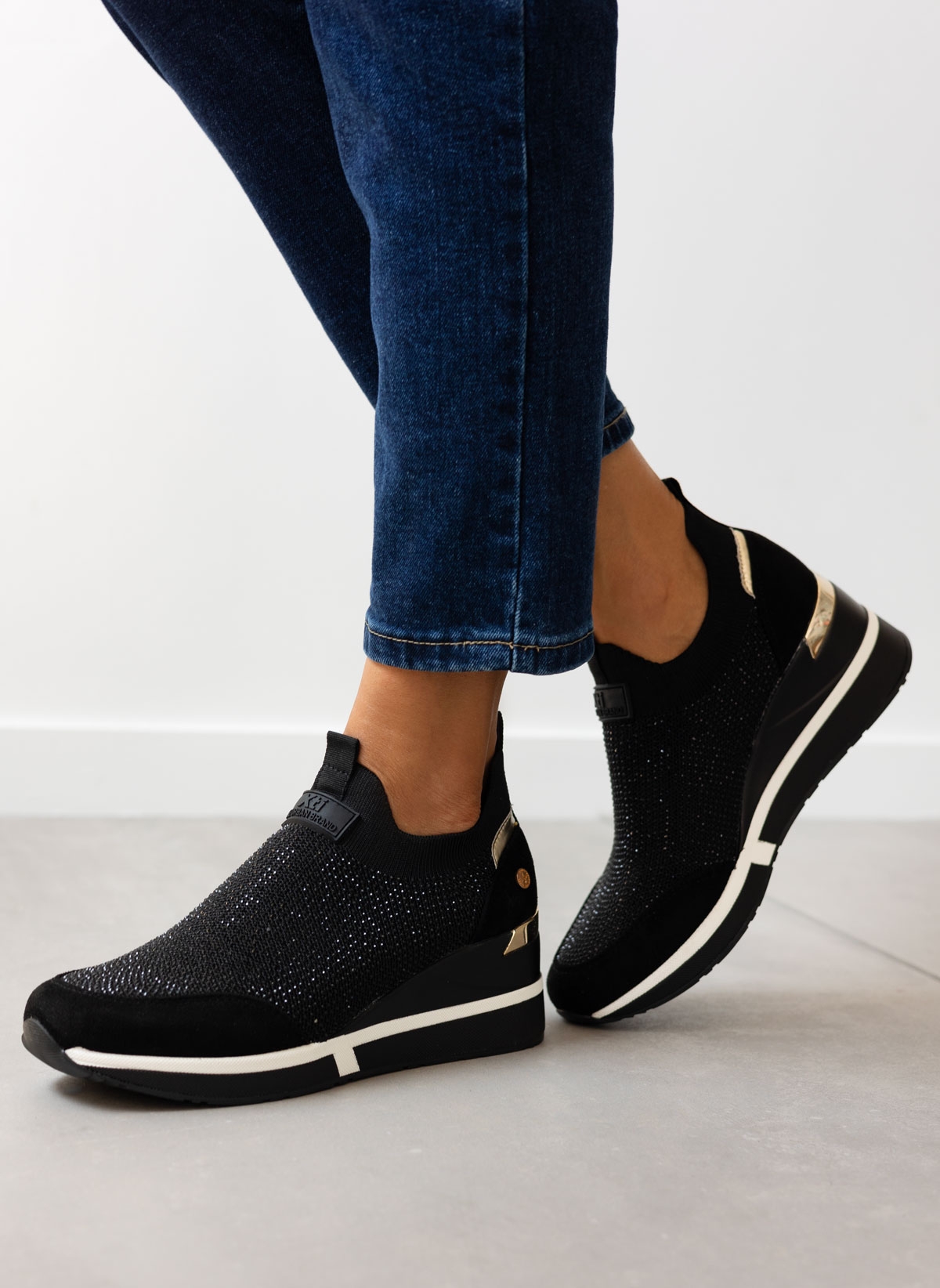Sneakers wedges με strass Xti 143077 - Μαύρο φωτογραφία