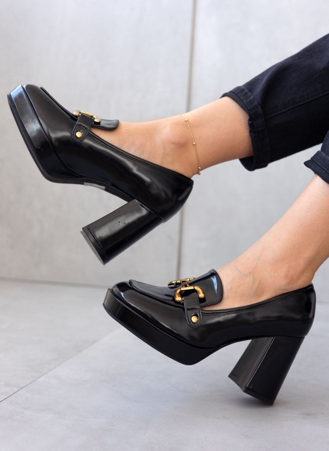 Loafers με μεταλλική αγκράφα και φιάπα - Μαύρο