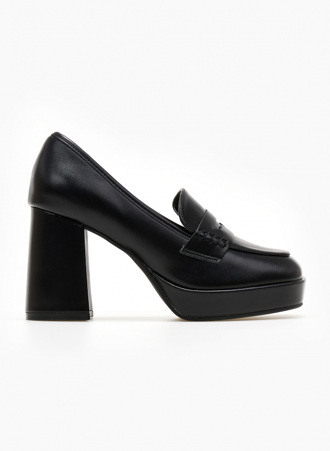 Loafers με τακούνι - Μαύρο
