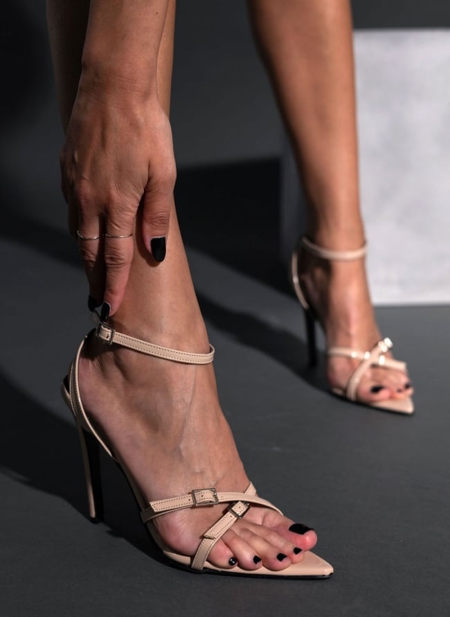 Πέδιλα μυτερά λουστρίνι TFP 75432 - Nude