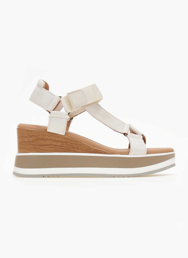 Πλατφόρμες δερμάτινες με velcro λουράκι Carmela 68448 - Ζαχαρί