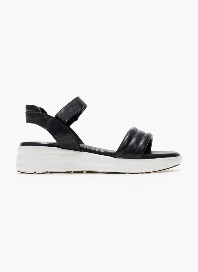 Σανδάλια sporty Carmela 68539 - Μαύρο