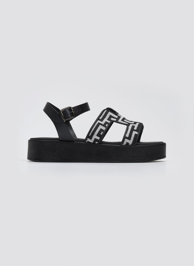 Σανδάλια flatforms με print μαίανδρο  - Μαύρο
