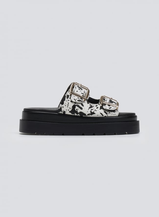 Σανδάλια flatforms με print Mariella Fabiani 2551/95 - Λευκό/Μαύρο