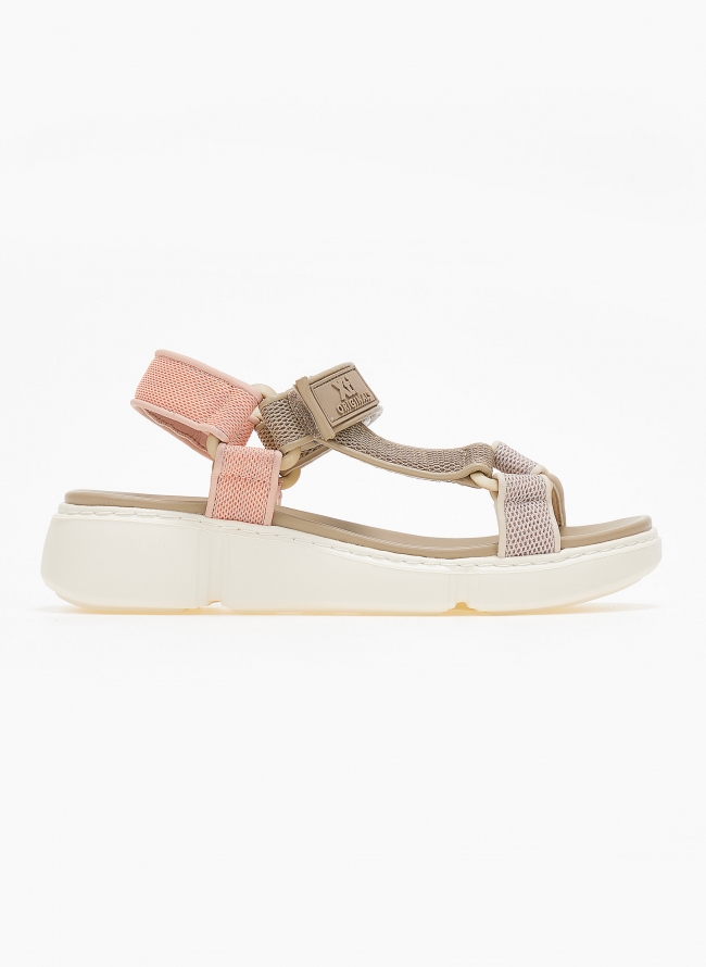 Σανδάλια sporty με velcro Xti 141230 - Τάουπε